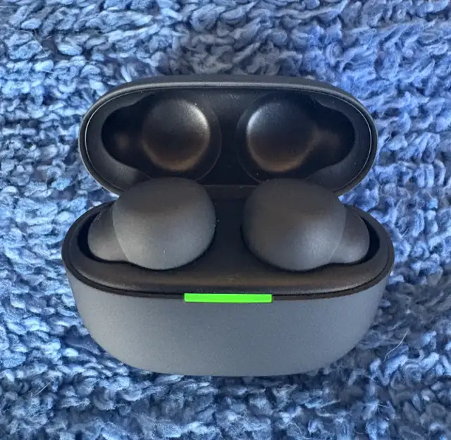 Sony Linkbuds S Wireless Earbuds – Excellent Condition in Headphones in Ottawa - Image 3