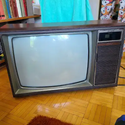 Zenith Television with Space Command Remote 19 Inch/working, View more