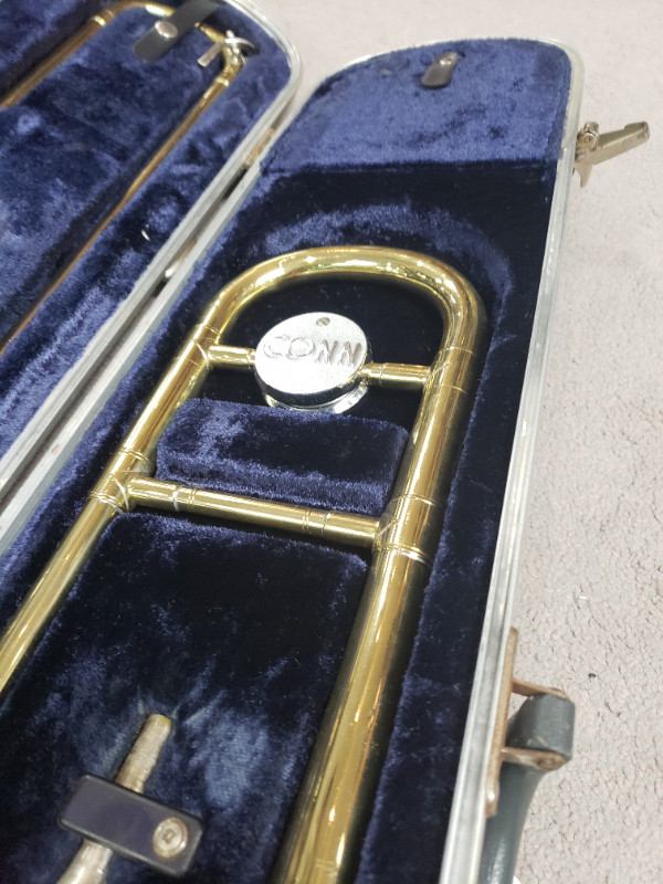 conn director's shooting stars trombone -60's- with case & MP in Brass in Cole Harbour - Image 3
