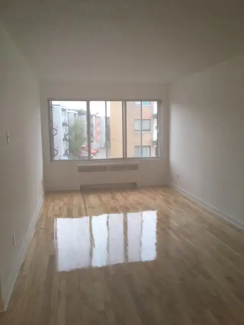 LACHINE 4 1/2 DISPONIBLE IMMED. 10 MINS AU CENTREVILLE ET AEROPT