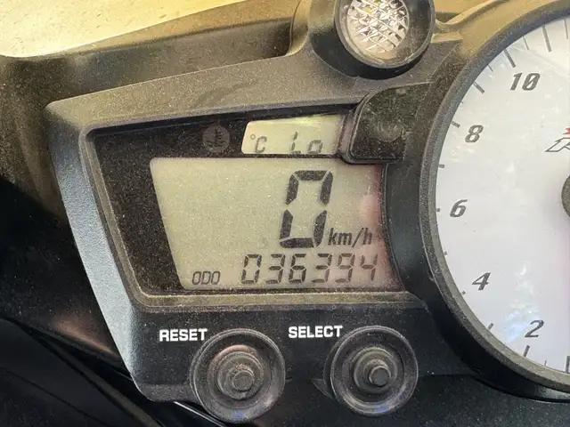 2003 Yamaha R6 in Sport Bikes in Mississauga / Peel Region - Image 5