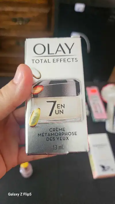 Crème Métamorphose des yeux OLAY Total Effects (neuf), View more