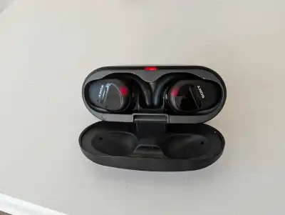 Listen to your favourite music with these used Sony Bluetooth Headphones. While they've been used, t...