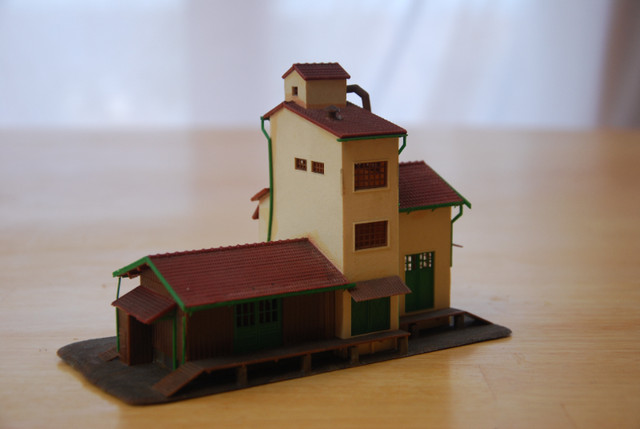 N Scale saw mills and feed mill structures. in Hobbies & Crafts in City of Toronto - Image 2