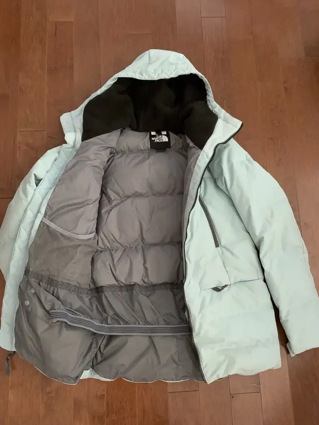 Manteau North Face pour femme (Small) in Women's - Tops & Outerwear in Trois-Rivières - Image 5