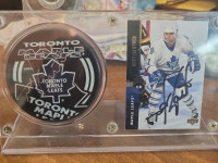 Mike Gartner autographed puck and card