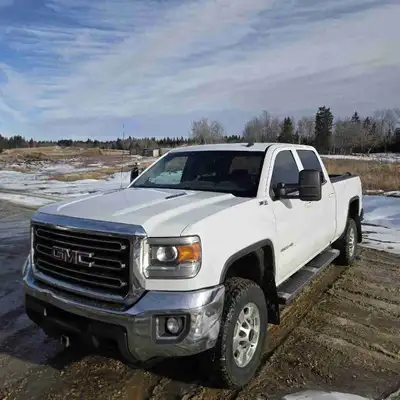 2015 Gmc 2500 sle Duramax for sale. Studed and Deleted. Front ball joints were just replaced. No rus...