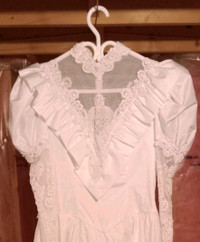 Wedding Dress (Taffetta and Lace) with Train and Veil