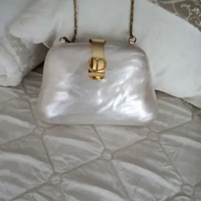 Sac de soirée ivoire ou sac en perles, View more