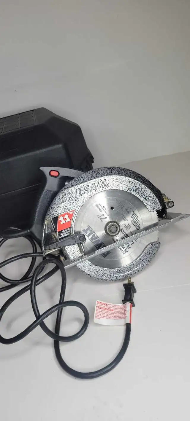 skilsaw 7 1/4" circular saw  in Power Tools in Oakville / Halton Region - Image 3