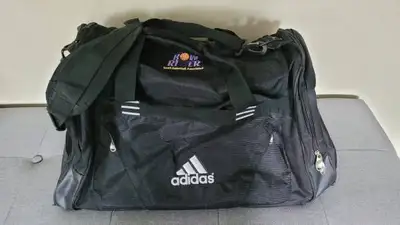 Adidas Defender IV duffel bag / MID SIZE - $10 (Coquitlam), View more