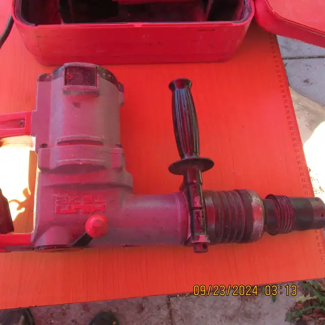 Hilti Hammer Drill in Power Tools in Sudbury - Image 5