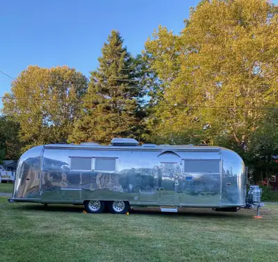 The fanciest most glamorous airstream around! No expense spared, all the best for Liberace, fully re...