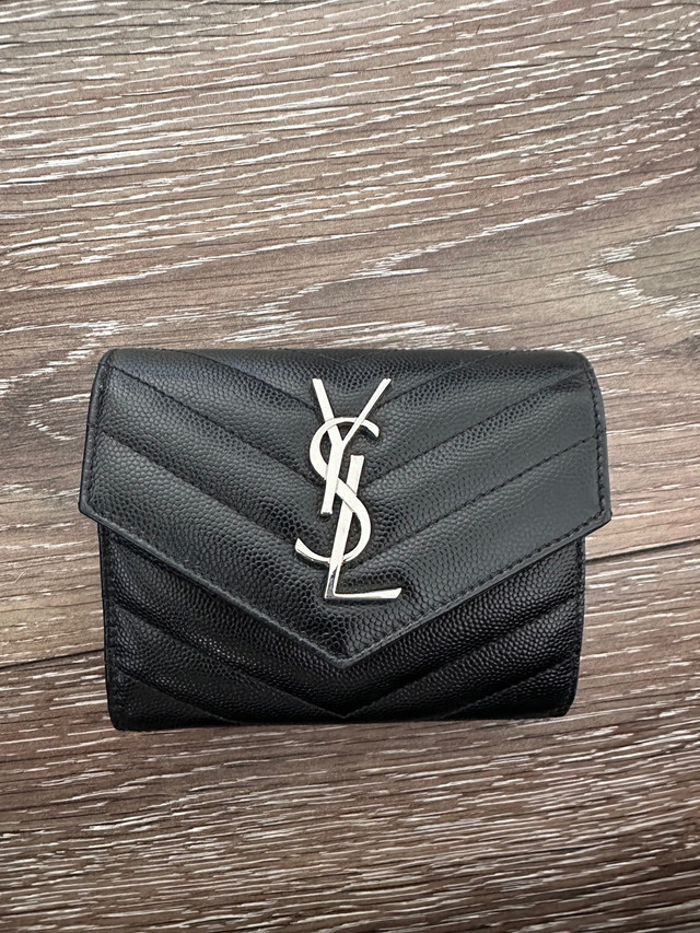 YSL Wallet Compact w electronic Receipt  in Women's - Bags & Wallets in Gatineau - Image 3