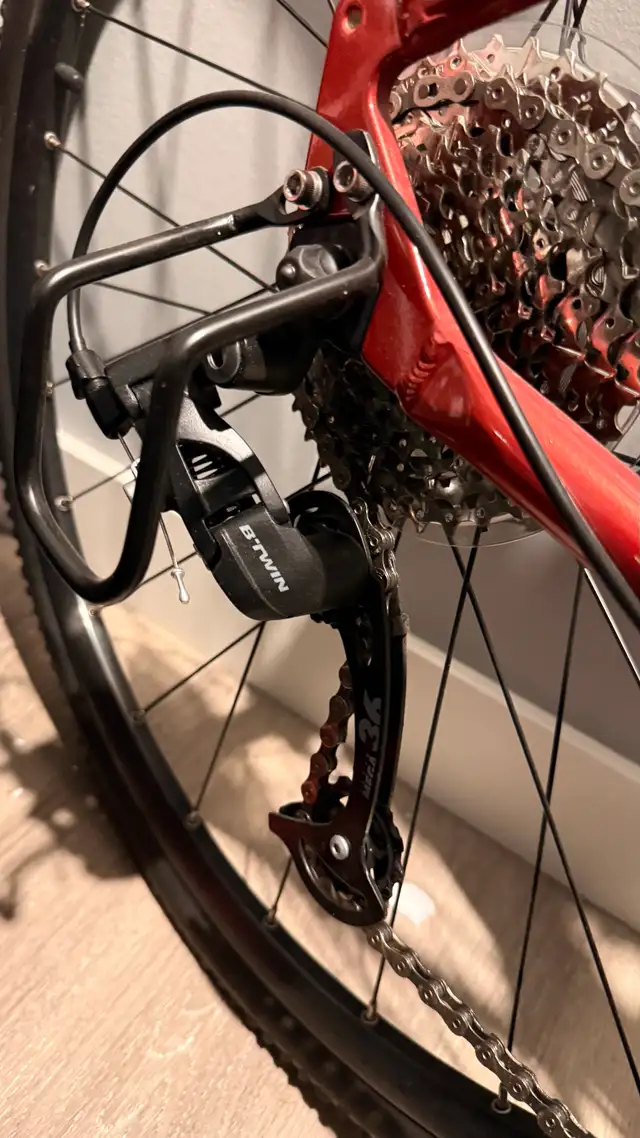 Riverside 500 Hybrid Bike, Size S – Like New + Accessories in Road in Calgary - Image 7