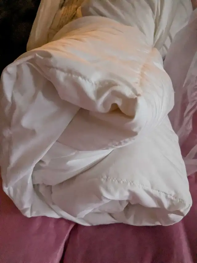 duvet, Queen, down fill in Bedding in London - Image 2