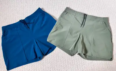 Women’s Columbia shorts L, View more