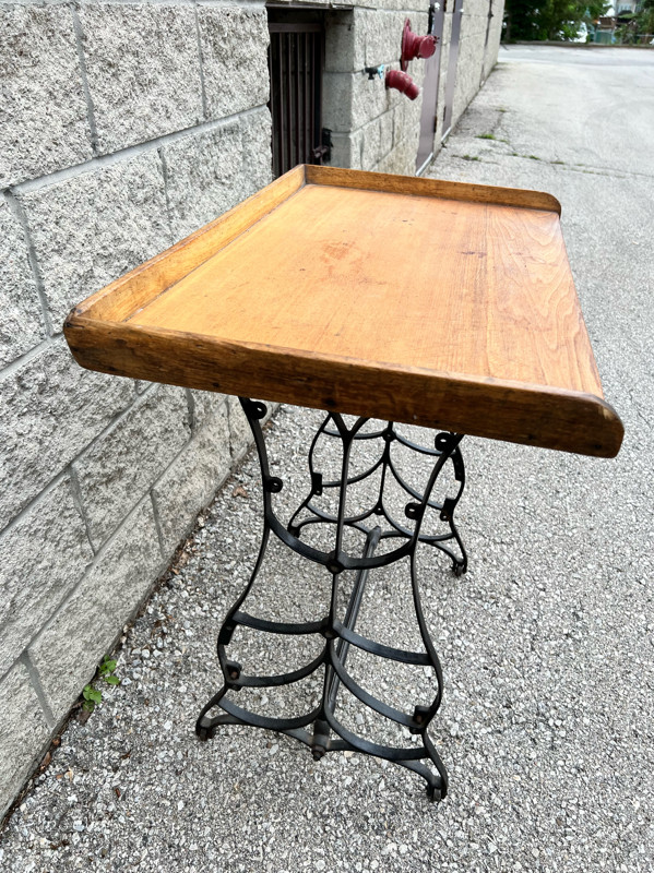 VINTAGE SEWING TABLE BASE + DOUGH BOARD TOP + RAISED EDGING in Arts & Collectibles in Mississauga / Peel Region - Image 3