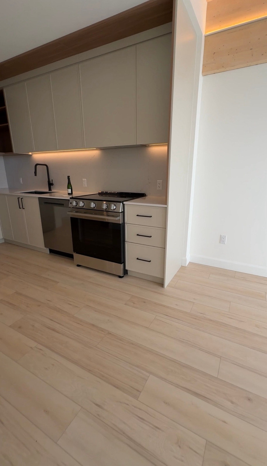 425 Av. 18e — photo 1