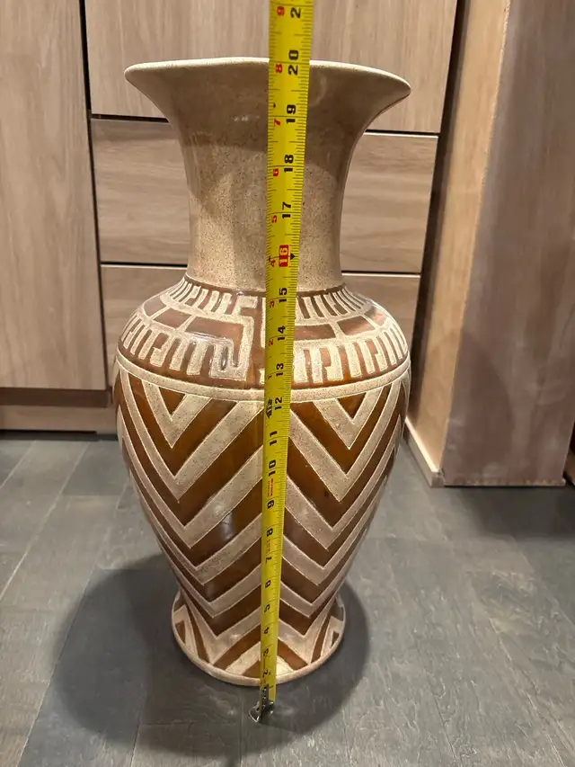 Decorative Vase445588797308293123