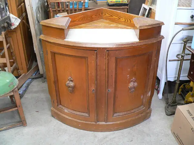plusieurs meuble antiques a différent prix in Dressers & Wardrobes in Lanaudière - Image 2