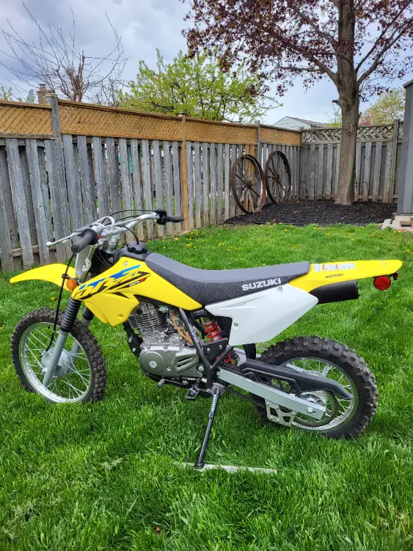 DRZ 125, 2021 Motorcycle, dirt bike, for sale in Dirt Bikes & Motocross in London - Image 4