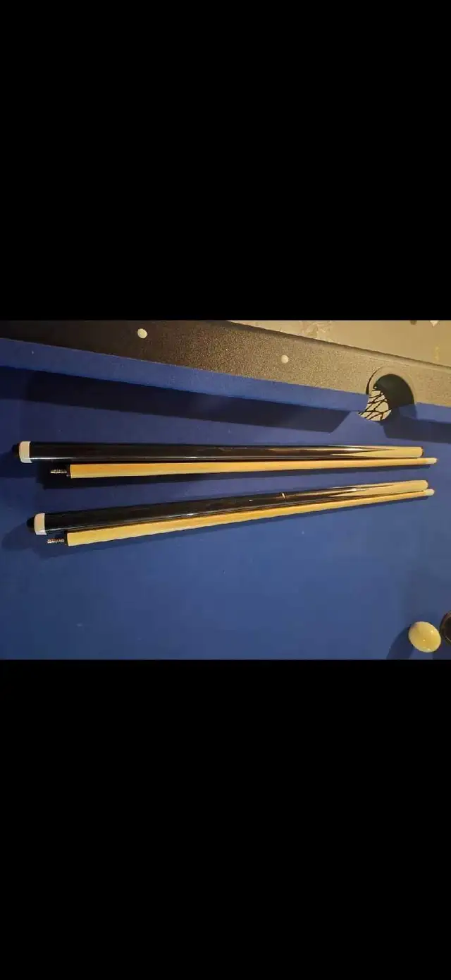 pool table 549769572600391684