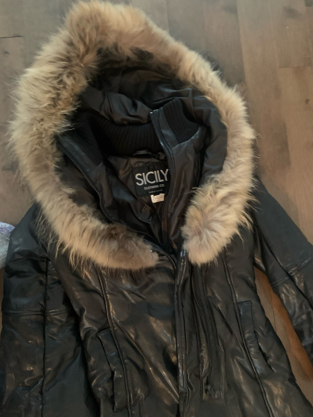 Sicily leather down coat  dans Femmes - Hauts et vêtements d'extérieur  à Ville de Montréal - Image 3