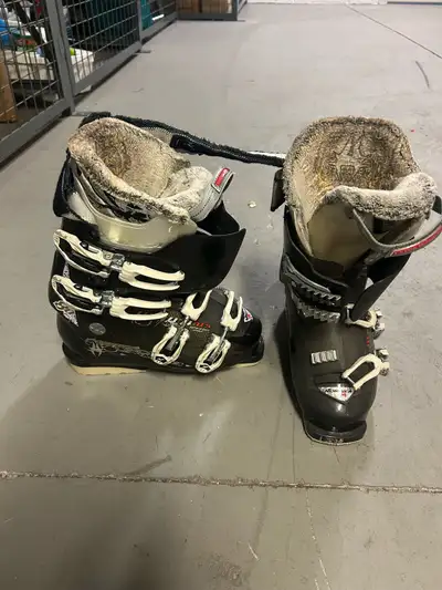 Nordica Hot Rod Women’s Ski Boots size 23.5 , View more