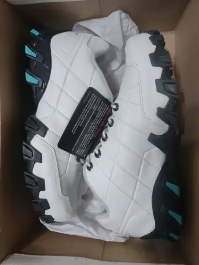 BRAND NEW NEVER WORN,TAGS ON, OAKLEY SHOES/SNEAKER (SIZE 9), View more