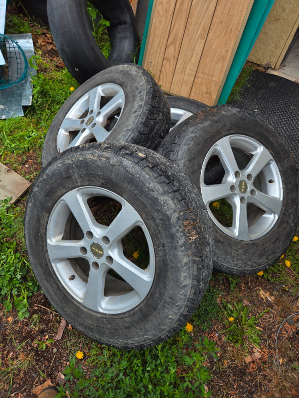 Jeep rims and tires in Tires & Rims in Kamloops