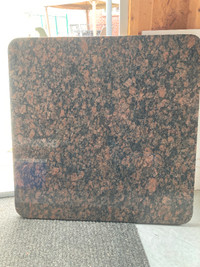 Granite table top/dessus de table en granit