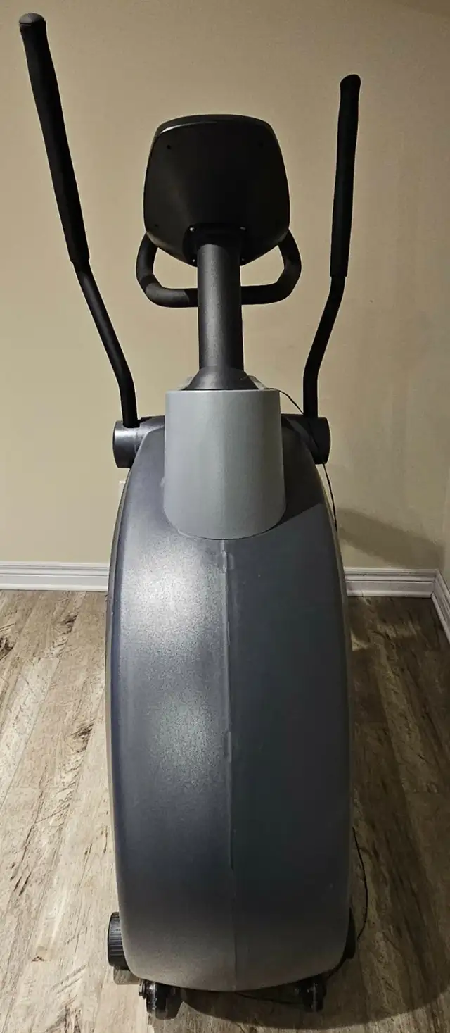 Diamondback 950Ef elliptical trainer in Exercise Equipment in Ottawa - Image 4