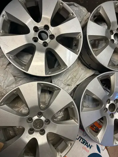 Subaru 17-Inch  Rims – Jantes Subaru 17 pouces – Excellent é, View more