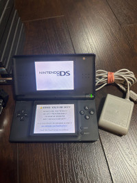 DS LITE WITH GAMES