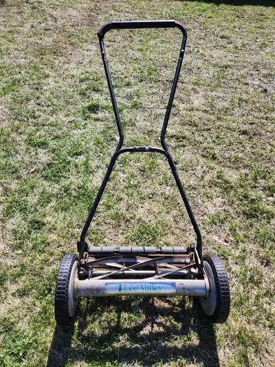 Lee Valley Reel Push Mower, View more