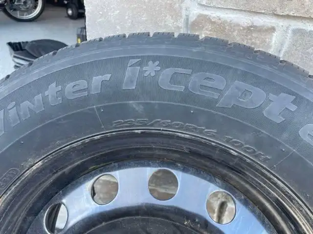 Used Winter Tires on Rims - Hankook Winter I*cept Evo 235/60 r16 in Tires & Rims in Markham / York Region - Image 4