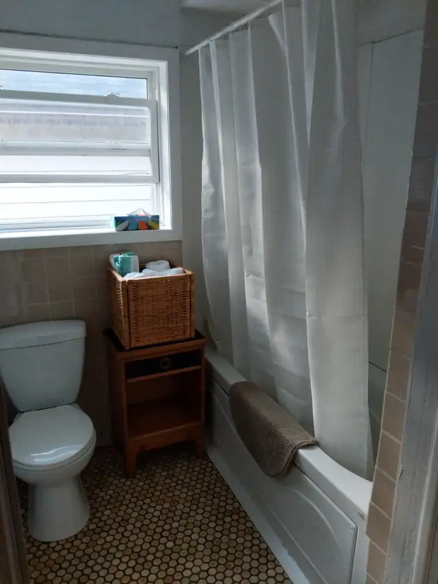 Private bedroom available near NSCC Leeds in Room Rentals & Roommates in City of Halifax - Image 4