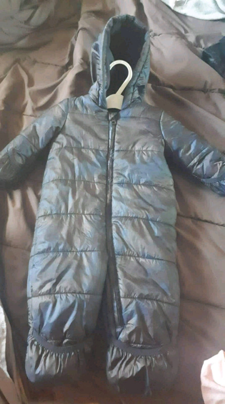 6-12 month boy snow suit in Clothing - 6-9 Months in Moncton