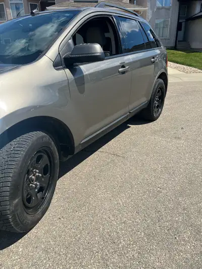 2013 ford edge only 186625 KM New oil change remote starter back up camera