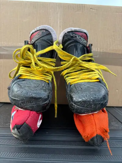 Hockey Skates Size 5.5, View more