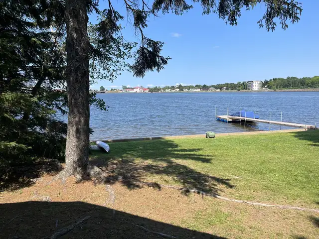 Relaxing Waterfront Retreat in New Brunswick in Canada - Image 5