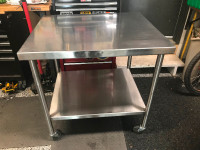 Prep stainless steel rolling table 35”x35” good shape