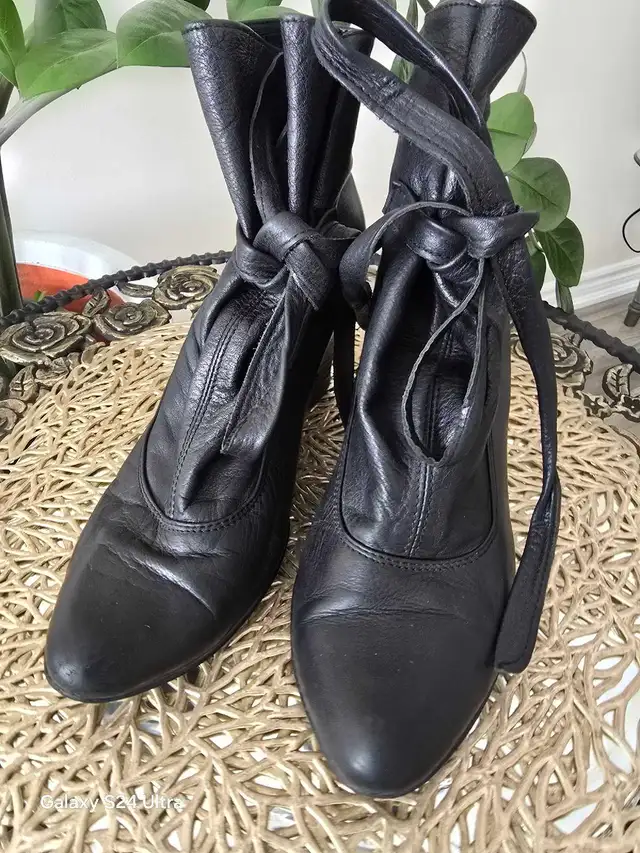 Women's natural leather boots38 size   in Women's - Shoes in Barrie - Image 2