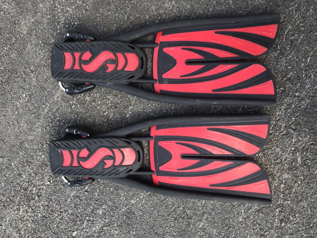 Scubapro Divers fins  in Other in Annapolis Valley - Image 2