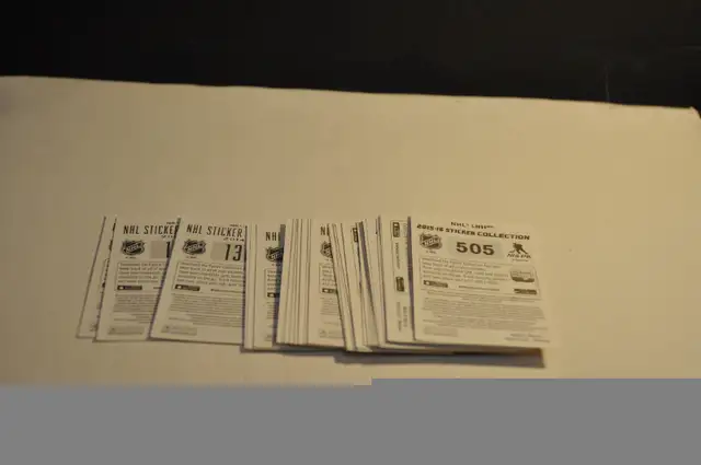 panini & donruss hockey stickers nhl lot of +- 47  2014-2015- 20 in Arts & Collectibles in Victoriaville - Image 3