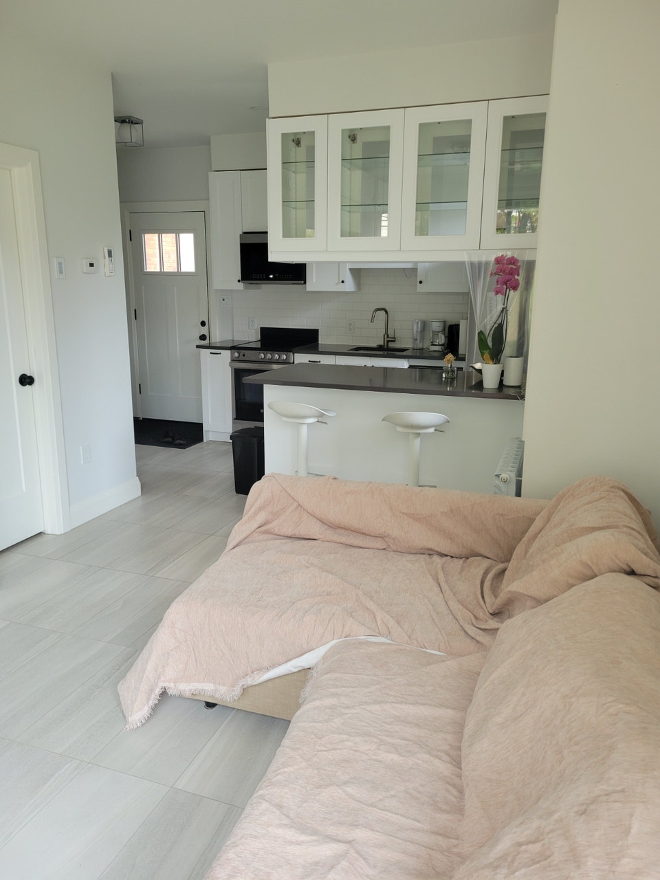 Detached 1-bed Coach House 4