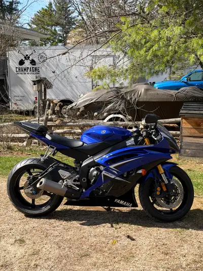 Selling my 2009 Yamaha YZF-R6. Bike is in good condition for the year and has been regularly maintai...