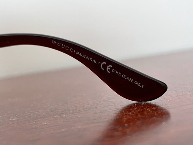 Eyeglass frames/ monture Gucci/ Authentic. dans Bijoux et montres  à Ouest de l’Île - Image 4