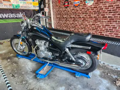 2007 Kawasaki Vulcan EN500, with 6000km in great condition. Im the second owner. Runs and rides exce...